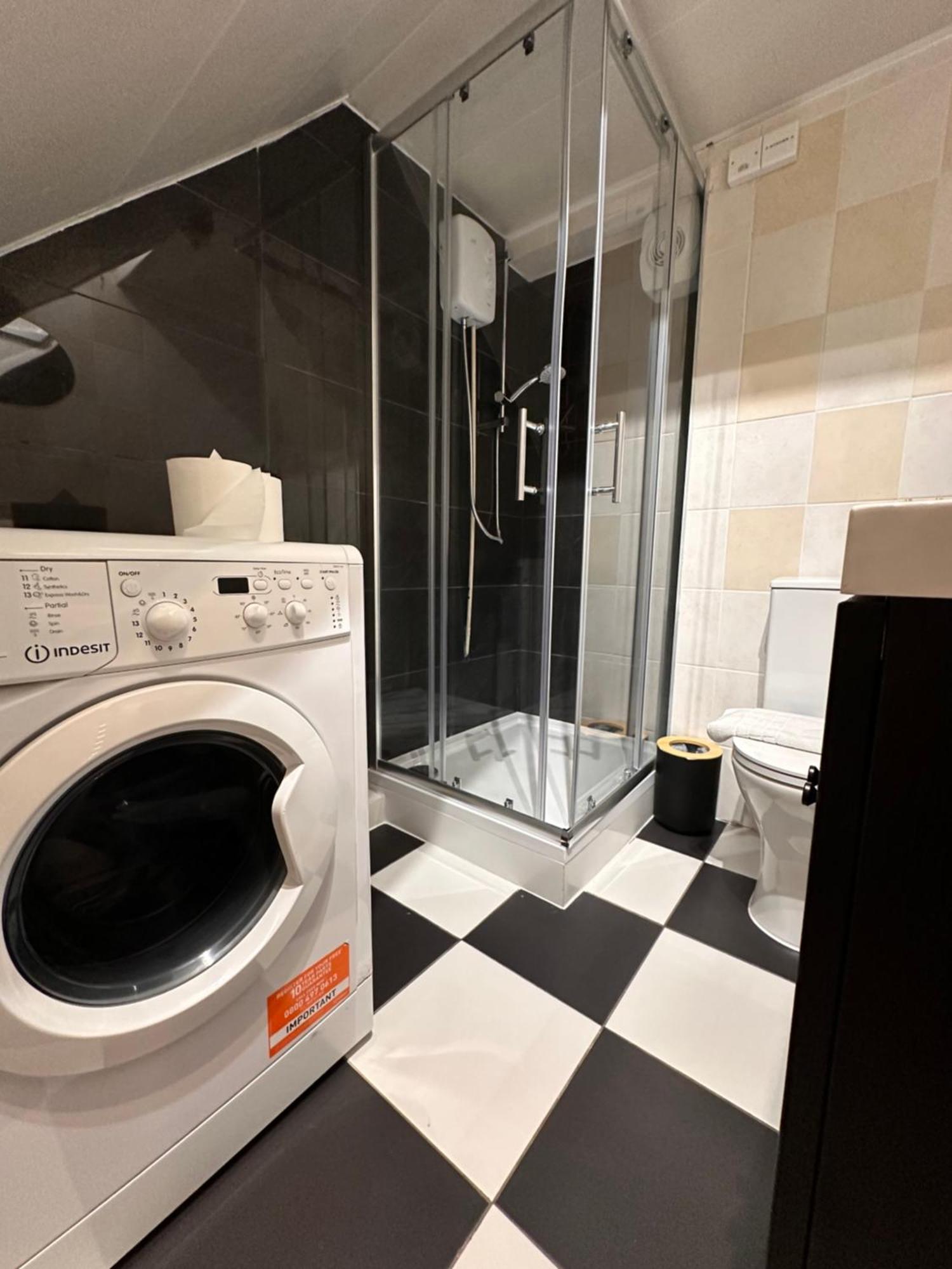 R2 - Elegant Private Room Opposite Queen Elizabeth Hospital - Harborne ברמינגהאם מראה חיצוני תמונה