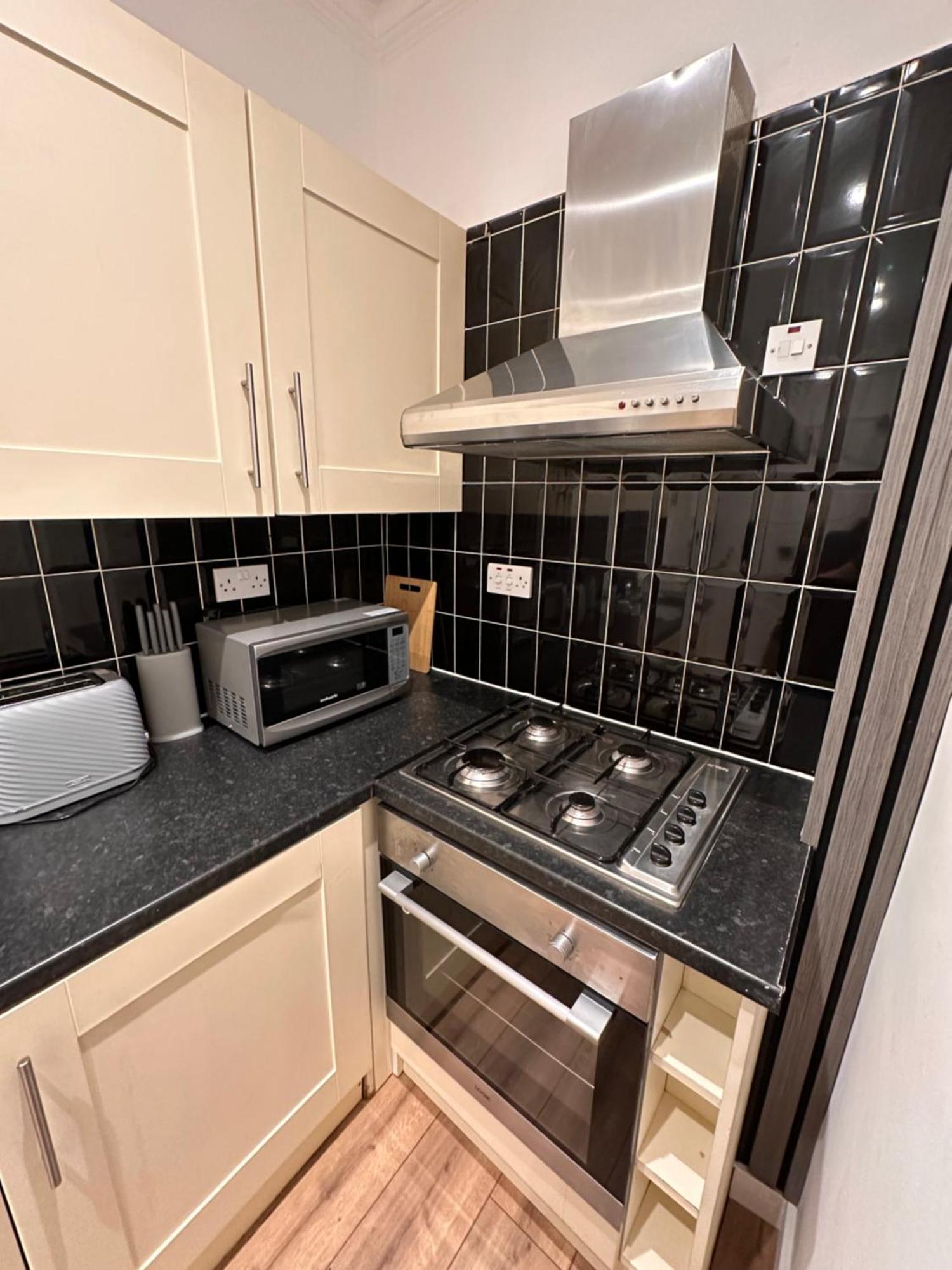 R2 - Elegant Private Room Opposite Queen Elizabeth Hospital - Harborne ברמינגהאם מראה חיצוני תמונה