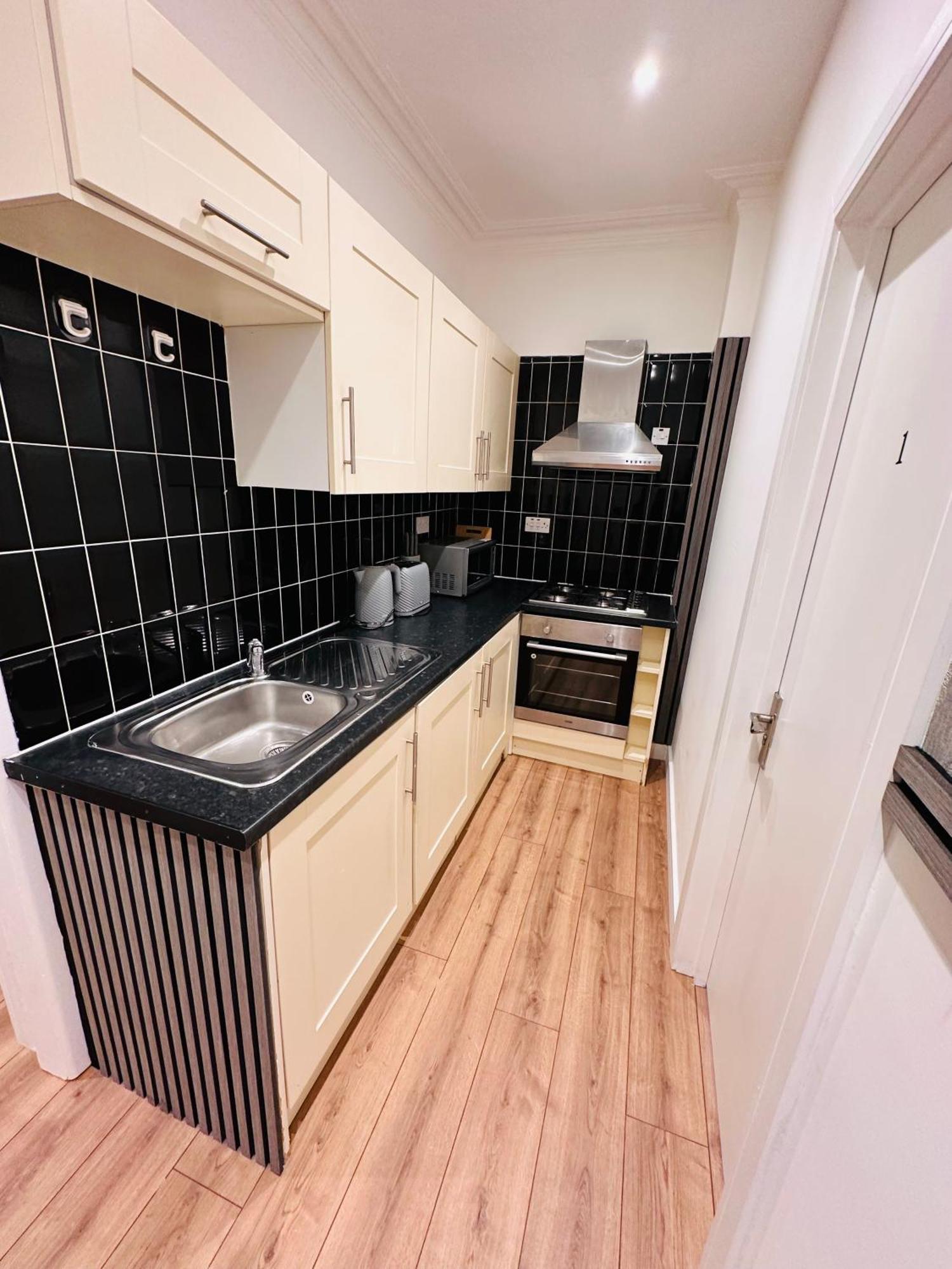 R2 - Elegant Private Room Opposite Queen Elizabeth Hospital - Harborne ברמינגהאם מראה חיצוני תמונה