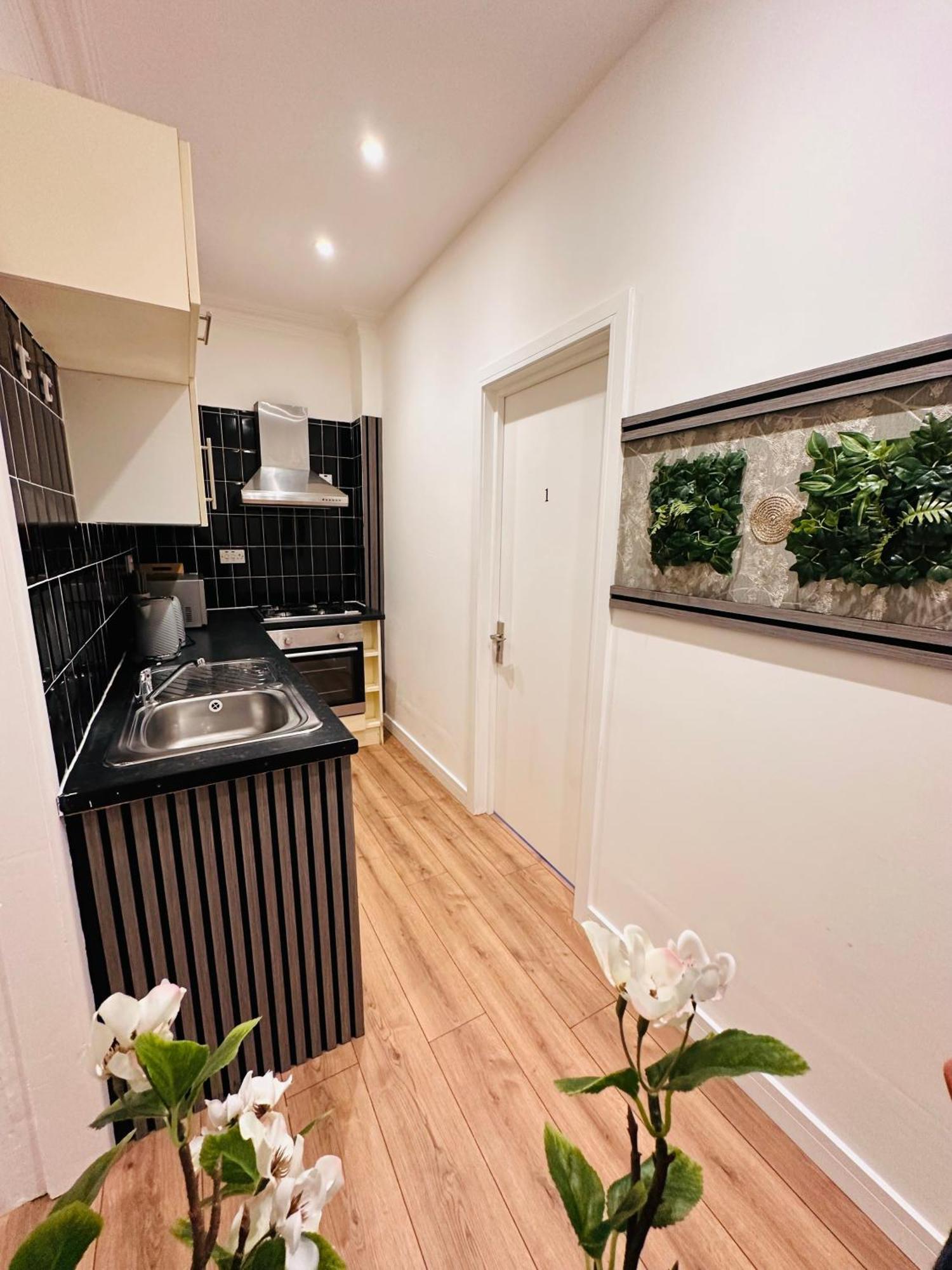R2 - Elegant Private Room Opposite Queen Elizabeth Hospital - Harborne ברמינגהאם מראה חיצוני תמונה